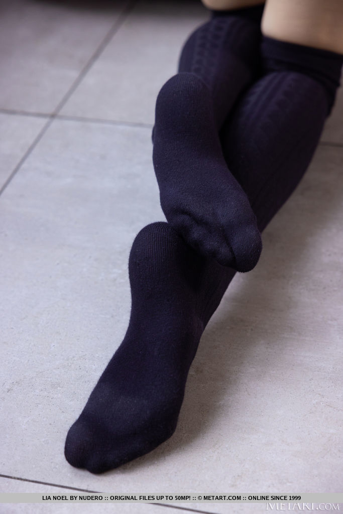 Festive Glow featuring Lia Noel